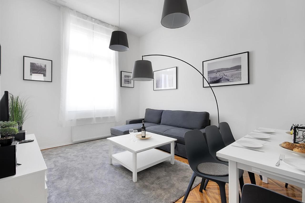 Bpr Cosmos Design Suite With A/C Budapeste Exterior foto