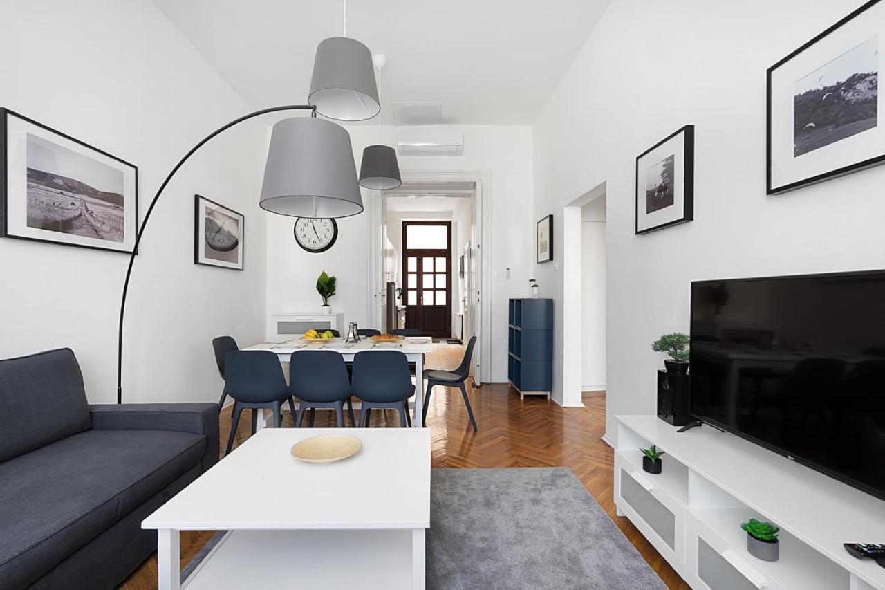 Bpr Cosmos Design Suite With A/C Budapeste Exterior foto