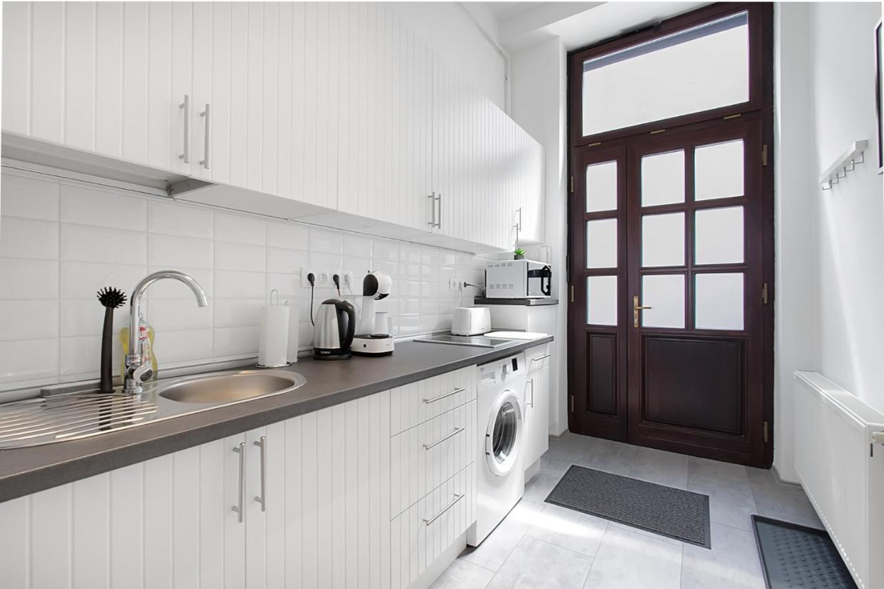 Bpr Cosmos Design Suite With A/C Budapeste Exterior foto