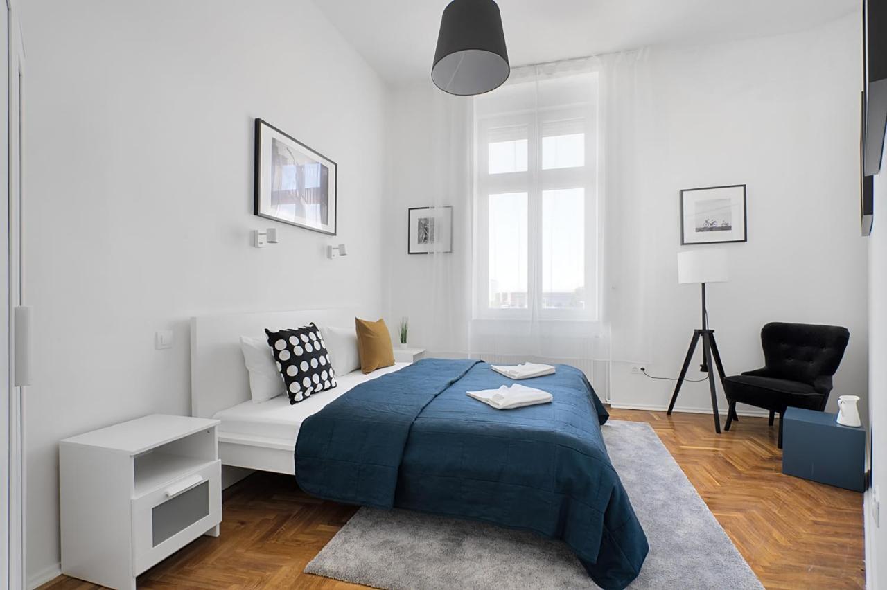 Bpr Cosmos Design Suite With A/C Budapeste Exterior foto