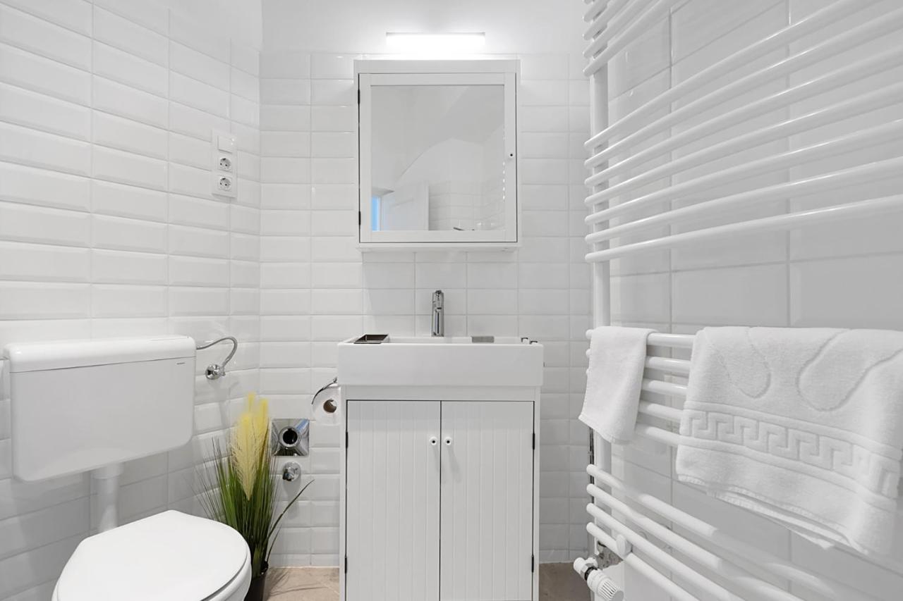 Bpr Cosmos Design Suite With A/C Budapeste Exterior foto
