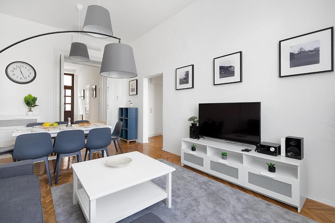 Bpr Cosmos Design Suite With A/C Budapeste Exterior foto