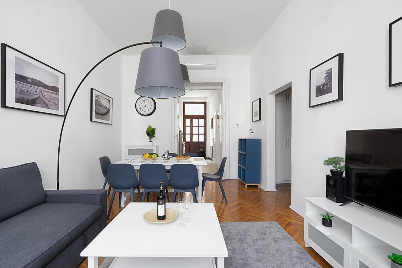 Bpr Cosmos Design Suite With A/C Budapeste Exterior foto